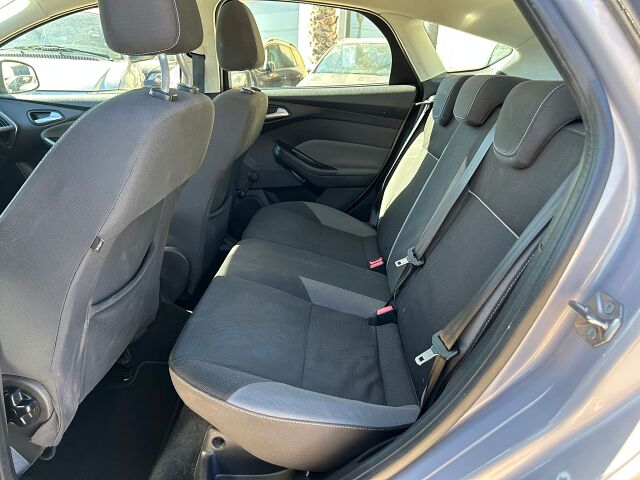 FORD FOCUS TREND 1.6 TI-VCT AUTO SPANISH LHD IN SPAIN 56000 MILES SUPER 2014